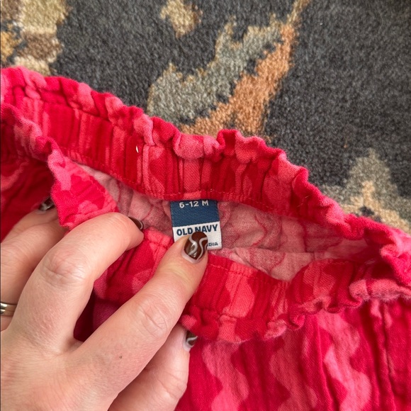 Old navy sweatshirt and pants set sz 6-12 months - Picture 4 of 5